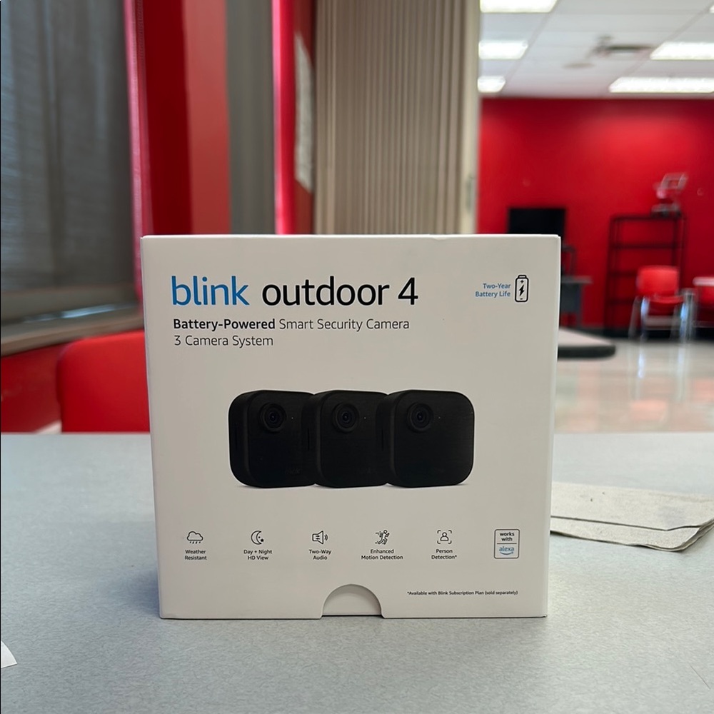 Blink Outdoor 4 Battery-Powered smart security camera, 3 Camera system